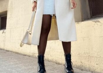 Em look mais sofisticado, a meia-calça forrada fica bem com peças mais estruturadas, linhas retas e em cores sóbrias, como o off white - Foto: Reprodução/Instagram