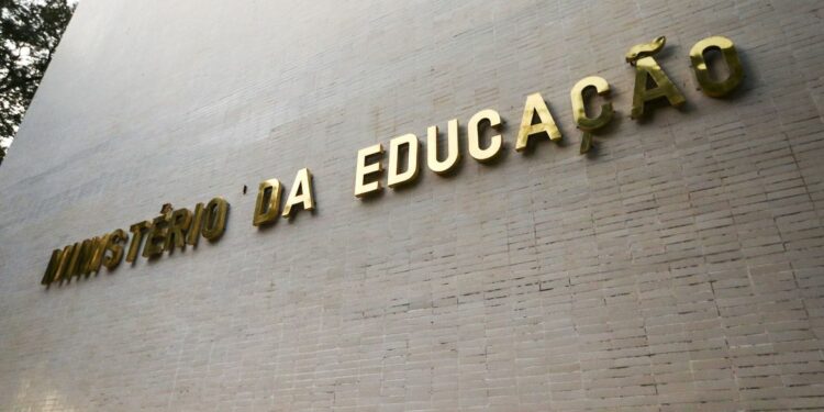 Ao todo, R$ 9,4 bilhões serão oferecidos pelo Ministério da Educação por meio do Fundo Nacional de Desenvolvimento da Educação. Foto: Marcelo Camargo/Agência Brasil