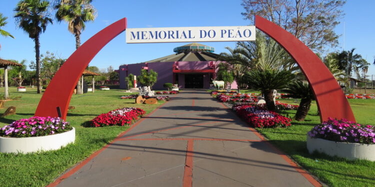 Memorial do Peão, um dos espaços mais visitados do parque, ganhou novas cores também Foto: Divulgação