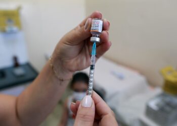 O avanço da vacinação trouxe números melhores à Saúde de Campinas. Foto: Leandro Ferreira/Hora Campinas