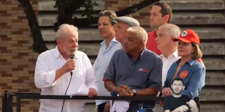 Lula fala a metalúrgicos da Volks. Foto: Reprodução