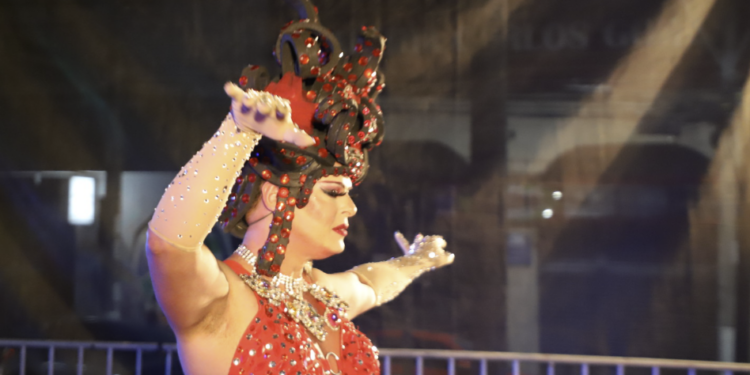 Drag queen Helloa Meirelles, uma das pioneiras na performance e na luta pelos direitos LGBTQIA+: rede de apoio em Campinas é referência no Brasil Foto: Divulgação