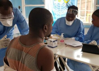 Vacinação em Mbandaka, na República Democrática do Congo, durante o último surto de ebola. Foto: OMS/Lindsay Mackenzie/Via ONU News