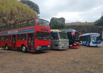 Exposição de ônibus na Pedreira do Chapadão: oportunidade para os apaixonados pelo veículo visitarem a mostra - Foto: Divulgação