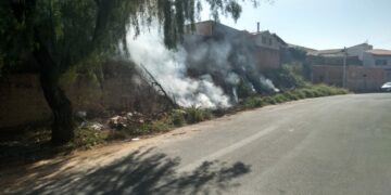 Fumaça em terreno na Vila Marieta nesta quarta-feira (3/8) de manhã incomodou moradores Foto: Divulgação