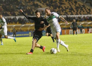 O Bugre chega aos 20 pontos no torneio nacional, mas cai para a 19ª e penúltima posição. Fotos: Cleiton Ramos/Especial para Guarani FC
