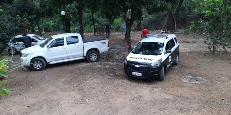 Viaturas próximo ao local onde corpo foi achado na última quinta-feira: região do Bairro Village, em Barão Geraldo Foto: Divulgação