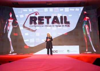 A presidente da Acic, Adriana Flosi, na última Retail Conference, em Campinas - Foto: Divulgação