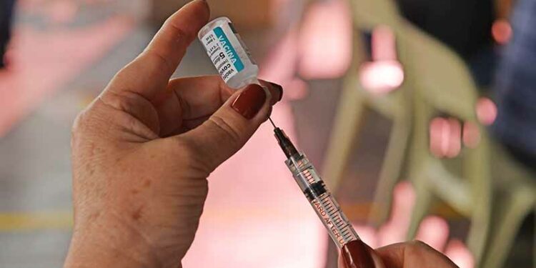 Pessoas a partir de 35 anos podem receber a 4ª dose contra a Covid