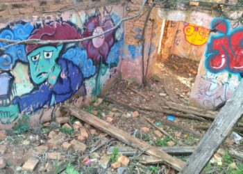 No espaço de um dos cômodos, hoje só a arte de grafiteiros sobrevive - Foto: Silvio Begatti/Hora Campinas