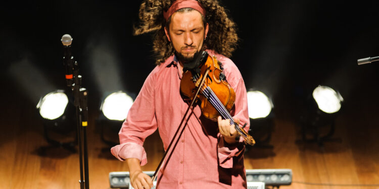 Ricardo Herz realiza espetáculo com orquestra de jovens em Campinas