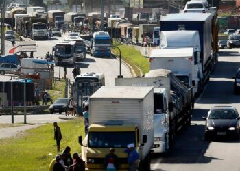 Segundo o governo federal, auxílio tem por objetivo ajudar os transportadores autônomos de carga a enfrentar o aumento dos combustíveis - Foto: Tomaz Silva/Agência Brasil