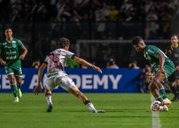 O Guarani sofreu um gol de pênalti e outro logo no início do segundo tempo
Crédito: Thomaz Marostegan/Guarani FC