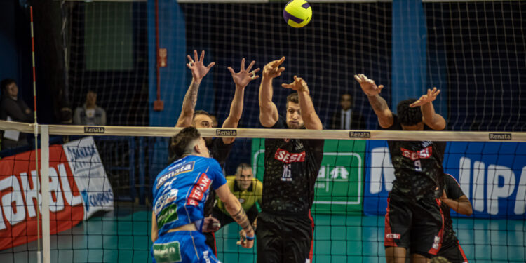 Vôlei Renata cai diante do Sesi no Ginásio do Taquaral