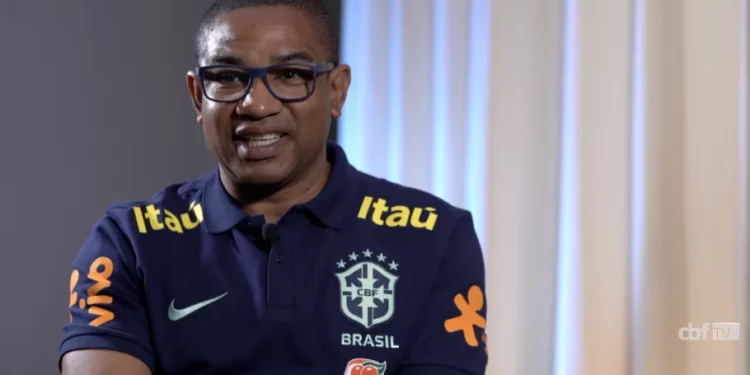 César Sampaio retorna ao Parque dos Príncipes após 24 anos