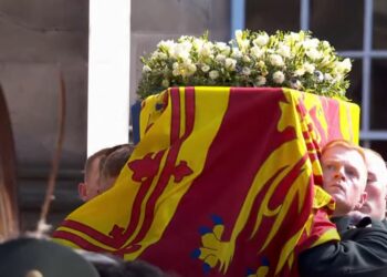 Caixão com o corpo da rainha Elizabeth II, será transportado hoje para Londres, no Palácio de  Buckingham - Foto: Reprodução Youtube Família Real