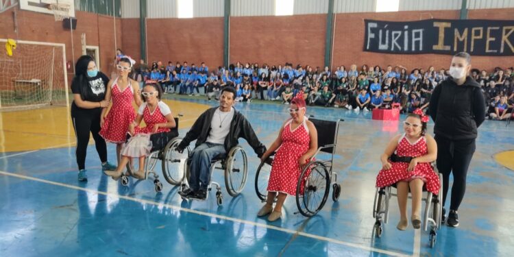 Apresentação de dança em cadeiras de rodas feita por pacientes da CCP. Foto: Arquivo/CCP