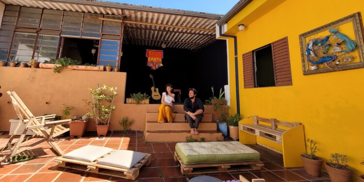 Ponto de Cultura Quintal Garatuja reinaugura espaço com contação de histórias