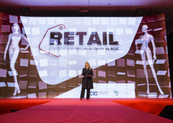 Adriana Flosi, presidente da Acic, em edição passada do Retail Conference: evento será dia 23. Foto: Divulgação