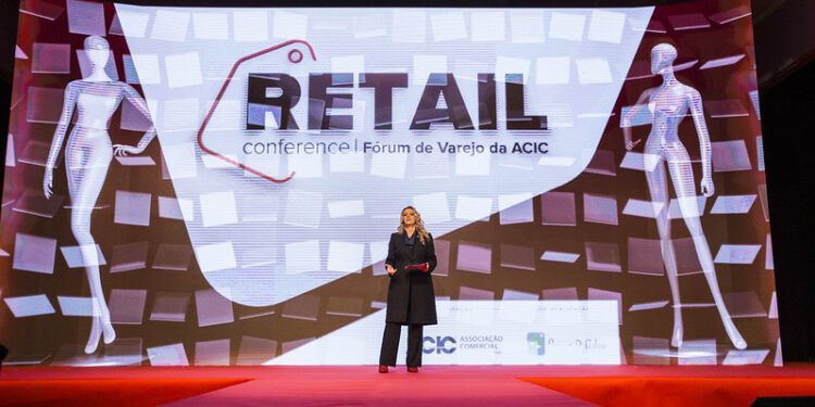 Adriana Flosi, presidente da Acic, em edição passada do Retail Conference: evento será dia 23. Foto: Divulgação
