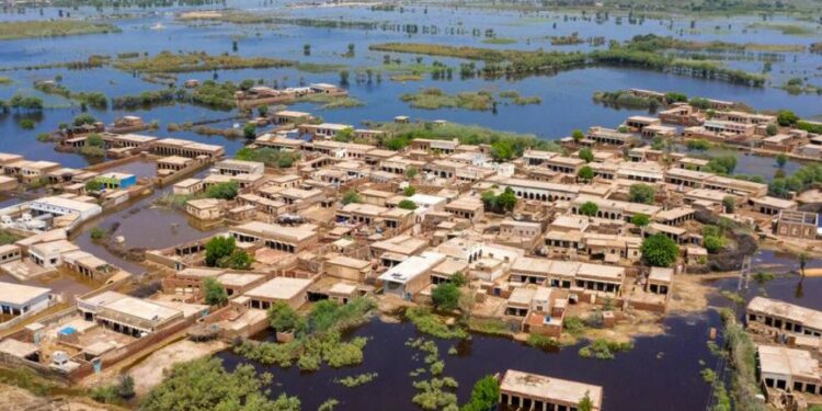 Vila inundada em Matiari, na província de Sindh, no Paquistão - Foto: Unicef/Asad Zaidi/ONU News