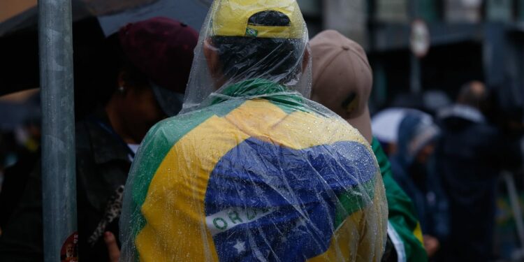 Sob chuva, campineiros celebram o Bicentenário da Independência; veja fotos e vídeos