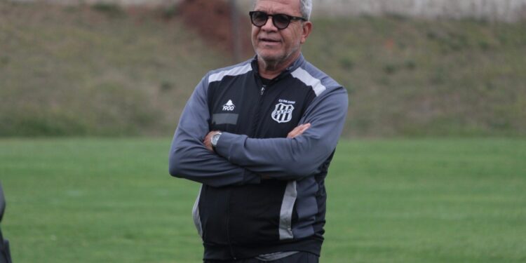 Ponte Preta: oito pontos de distância para os dois extremos da Série B