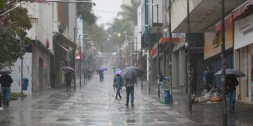 Rua 13 de Maio molhada, com as chuvas dos últimos dias: média de precipitação esperada para o mês era de 60,2mm, mas até agora já foram registrados 81,4mm Foto: Leandro Ferreira/Hora Campinas