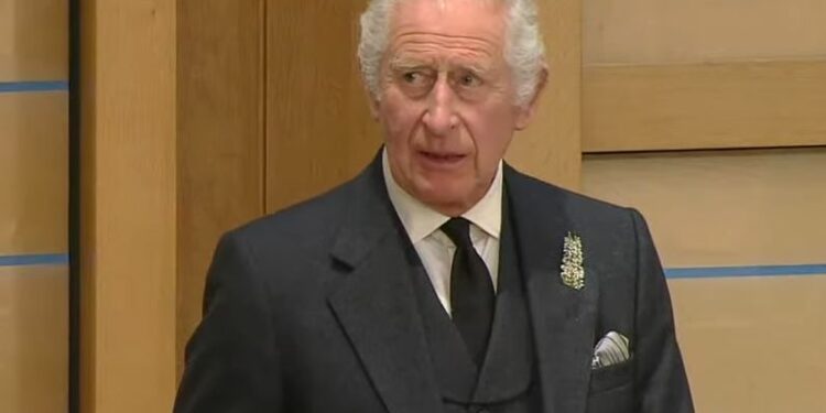O rei Charles III já deu início ao tratamento contra o câncer. Foto: Reprodução Youtube