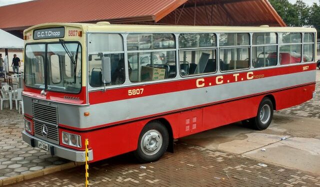 Passeio oferece viagem no tempo a bordo de um legítimo ônibus da CCTC