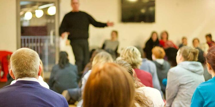 A comunicação com inteligência emocional é essencial para a gestão de equipes