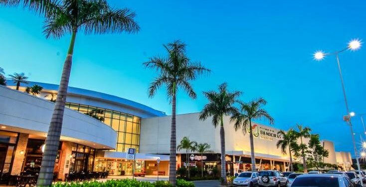 10 anos do Parque das Bandeiras: gestores e mix de lojas renovados