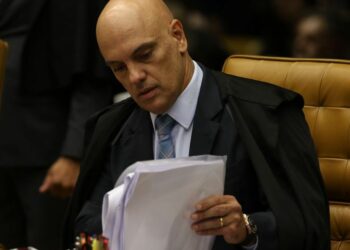 Moraes: negativa a pedido da PGR para que deixasse a relatoria do caso em que o presidente Jair Bolsonaro é investigado por falsa associação entre a vacina contra a Covid-19 e o risco de contrair o HIV - Foto: Fábio Rodrigues Pozzebom/Agência Brasil