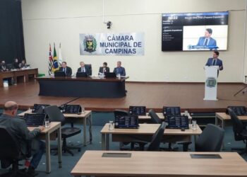 Sessão da Câmara da Campinas: Comissão Especial de Estudos (CEE) vai ser instaurada para examinar os processos licitatórios - Foto: Leandro Ferreira/Hora Campinas