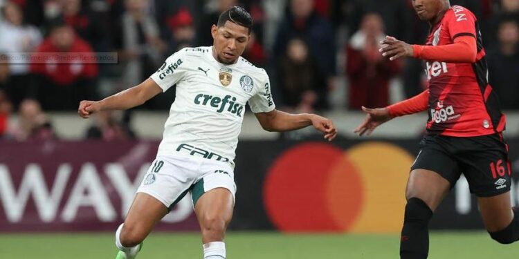 Palmeiras e Athletico-PR decidem primeiro finalista da Libertadores