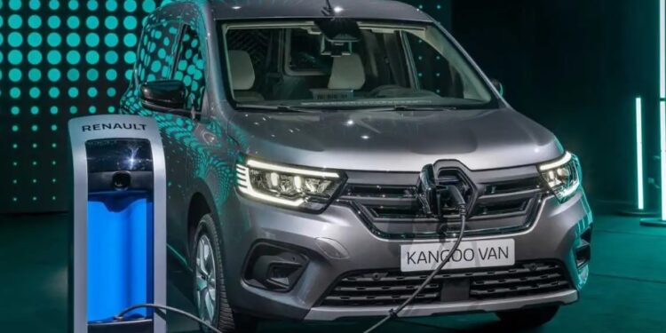 Renault Kangoo E-Tech: van elétrica deve chegar ao mercado até o final do ano. Foto: Divulgação