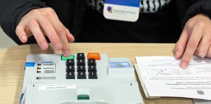 Votação mobiliza quase 2 milhões de mesárias e mesários