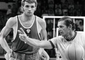 O campineiro Renato Righetto foi um dos maiores árbitros da história do basquete, com seu nome incluído no Hall da Fama da FIBA. Foto: Divulgação