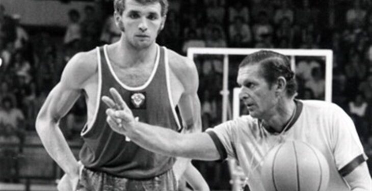 O campineiro Renato Righetto foi um dos maiores árbitros da história do basquete, com seu nome incluído no Hall da Fama da FIBA. Foto: Divulgação