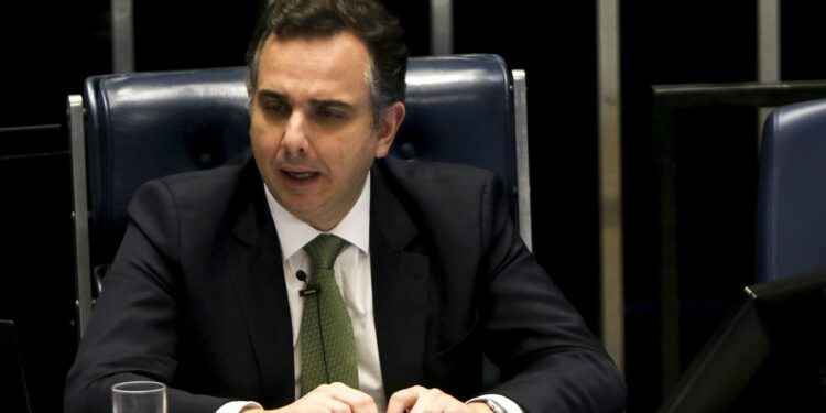 Presidente do Senado disse ter recebido MP com "estranheza". Foto: Wilson Dias/Agência Brasil