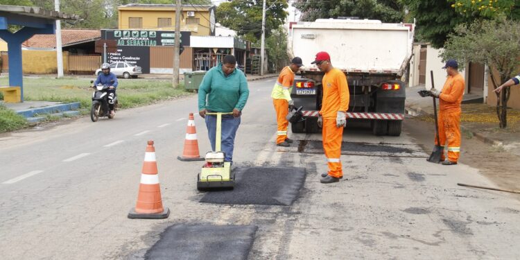 Em Jaguariúna, morador pode pedir tapa-buraco por telefone