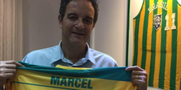 Marcel de Souza anotou o ponto que definiu a vitória do Brasil por 86 a 85 sobre a Itália, pela disputa do terceiro lugar do Mundial de Basquete de 1978. Fotos: Divulgação