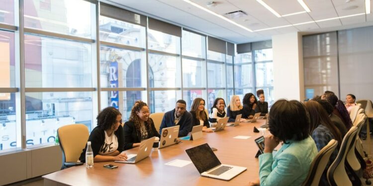 Diversidade aumenta inovação e produtividade nas empresas, diz OIT