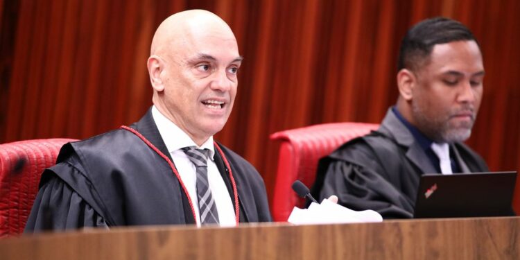 Presidente do TSE faz apelo contra abstenção no 2º turno