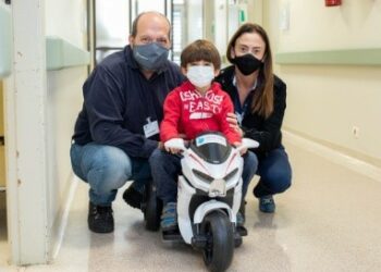 Dirigindo uma moto, Pedro é cercado de cuidados no Hospital Vera Cruz Fotos: Divulgação