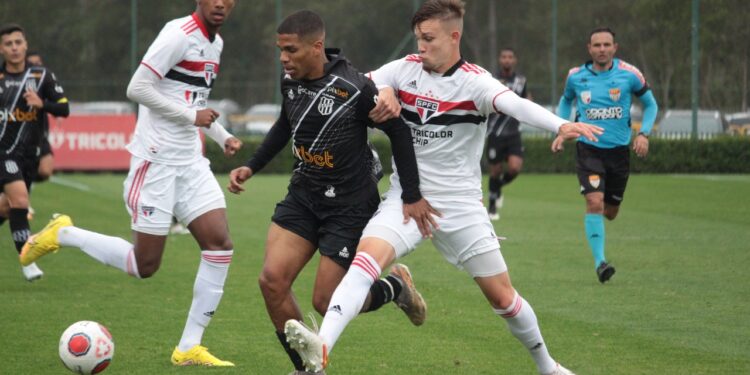 Com artilheiro Eliel em campo, Ponte tenta dar primeiro passo rumo à semifinal do Paulista sub-20
