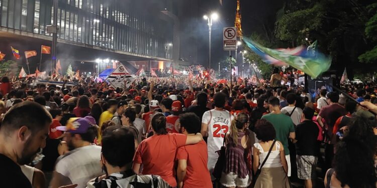 O principal palco de manifestações poíticas da maior cidade do País ganhou tons de vermelho e branco com a vitória do petista sobre o presidente Jair Bolsonaro (PL) Foto: Divulgação