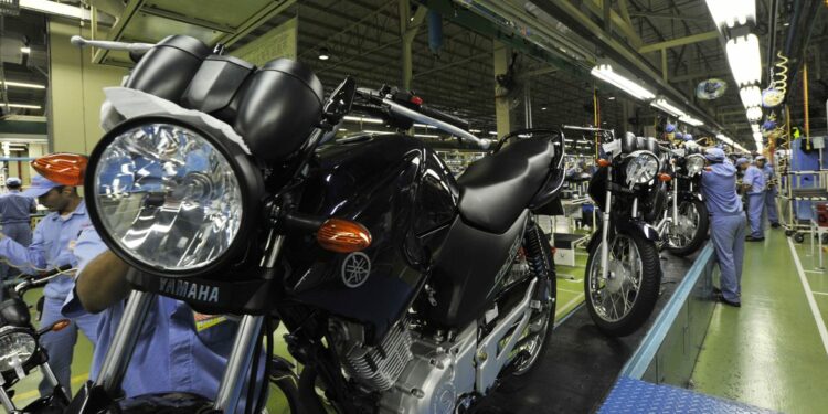 Linha de montagem de motocicletas Yamaha, em
Manaus. Foto: José Paulo Lacerda/CNI/Divulgação