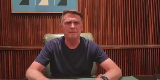 Bolsonaro grava vídeo e pede desbloqueio de estradas