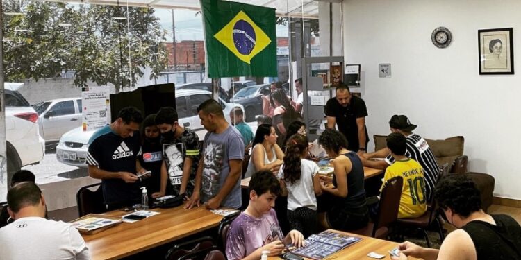 Biblioteca de Hortolândia organiza troca de figurinhas neste sábado